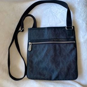 Michael kors crossbody bag